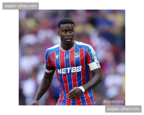 格伊防守端表现稳健，曼城后卫在关键对决中限制对手进攻